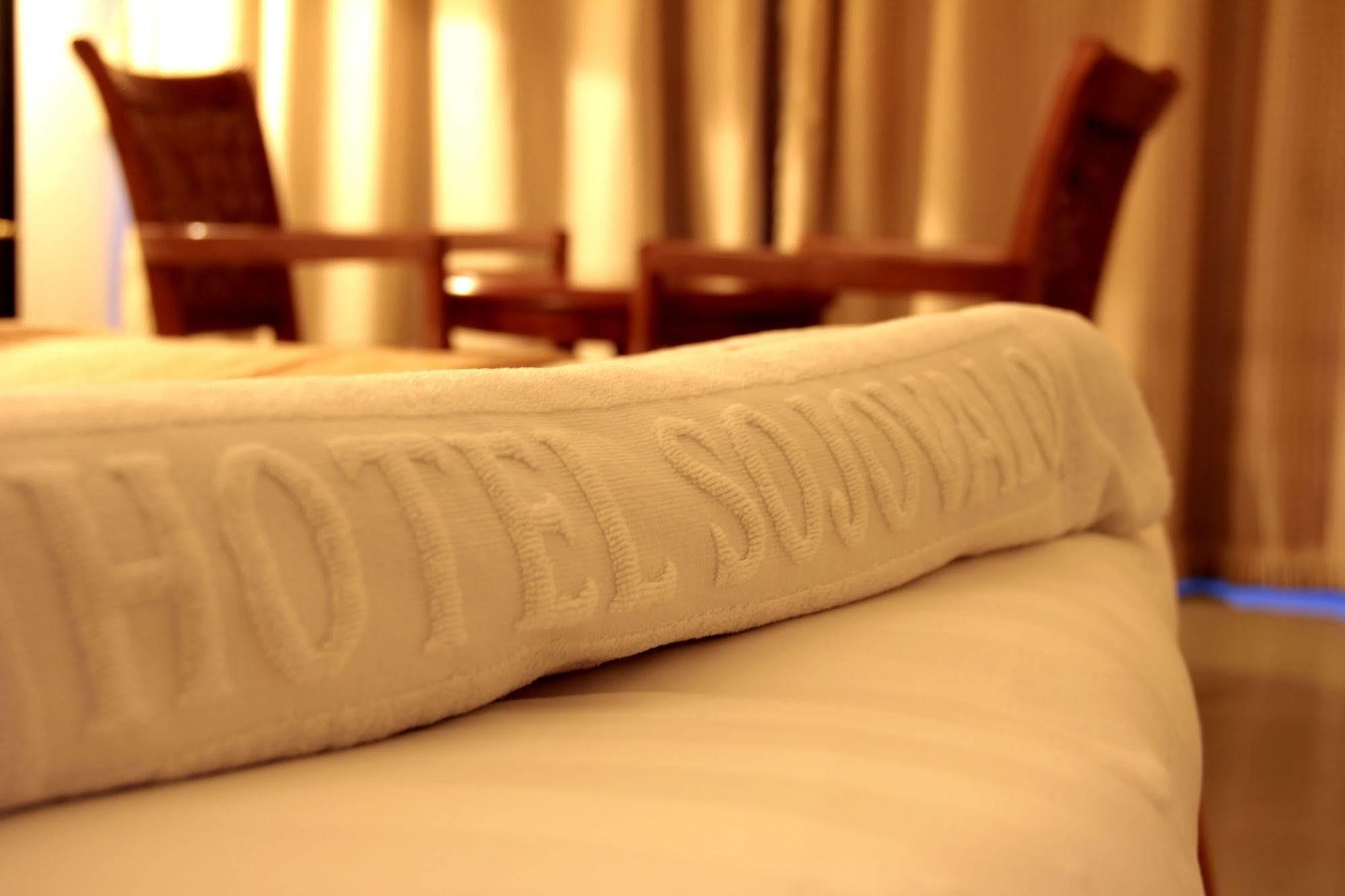Hotel Sojovalo Kampala Kültér fotó