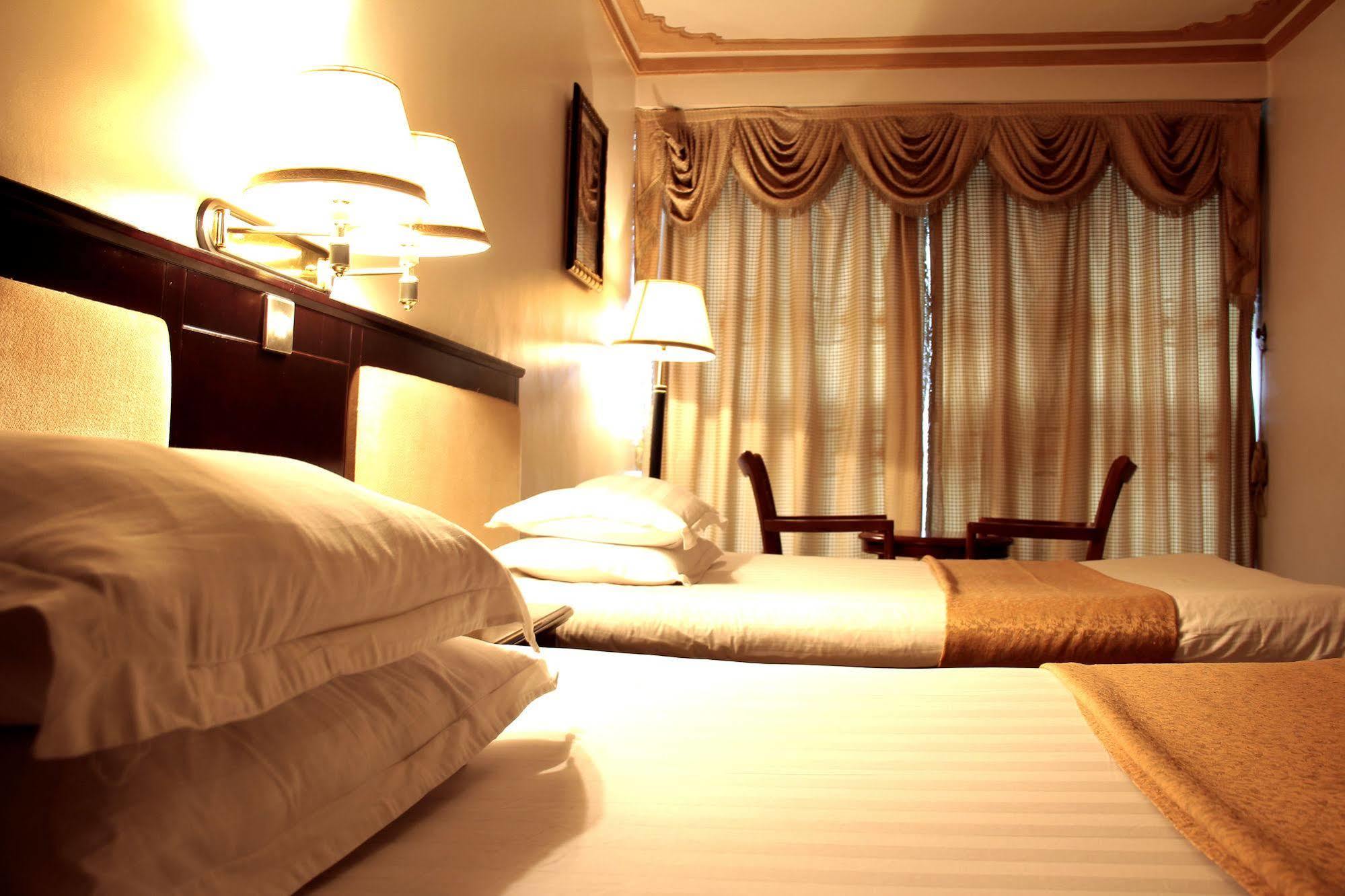 Hotel Sojovalo Kampala Kültér fotó